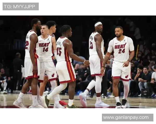 热火与步行者季后赛激战正酣谁能在这场对决中笑到最后